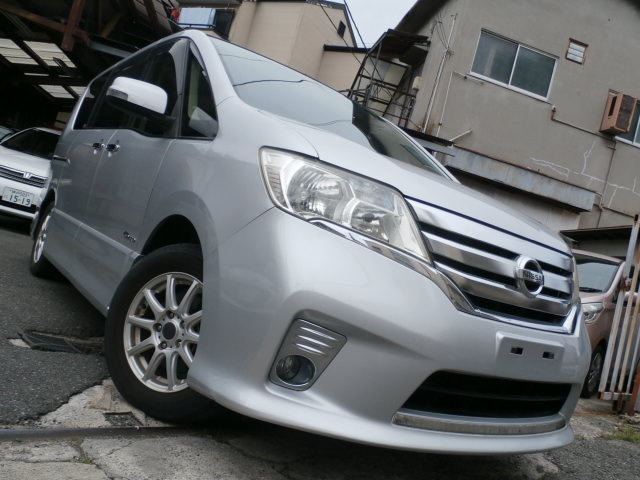 セレナ 2.0 ハイウェイスター S-HYBRID 