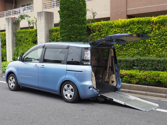 シエンタ 1.5 X ウェルキャブ スロープタイプ タイプI 電動固定装置付 福祉車両 X ウ...