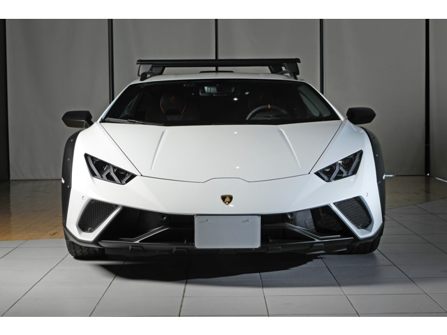 ウラカンステラート (LDF) 4WD 世界1499台限定 走行82km