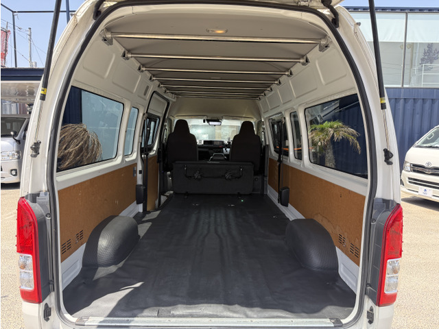 トヨタ ハイエースバン 2.8 DX ワイド スーパーロング GLパッケージ