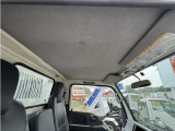 キャビン内屋根:キャビン内屋根に穴あき等ございません。いすゞエルフ深ダンプ H28年車✨型式TPG-NKR85AD👍積載3t💪 車検1年付でのお渡し😊ECONO🍀ASR🍀HSA🍀マニュアル6速