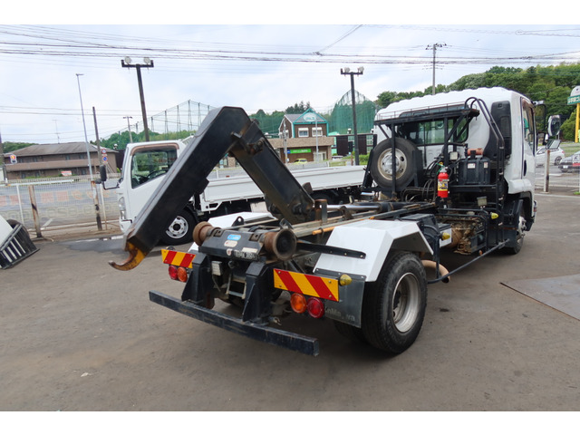 いすゞ フォワード アームロール 新明和製 積載3750kg の中古車詳細 