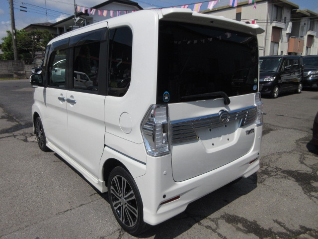 ダイハツ タントカスタム RS 4WD 二年車検整備付き支払総額90万円 の