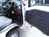 綺麗な運転席、助手席と室内です。 室内は大きな荒れのない綺麗な状態です。是非一度お車をご覧下さい。お車は1台限りで気になりましたら、09046440671迄、ご予約下さい