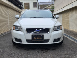 V50 2.0 クラシック 黒革シート サンルーフ