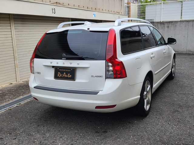 ボルボ V50 2.0 クラシック 黒革シート サンルーフ の中古車詳細