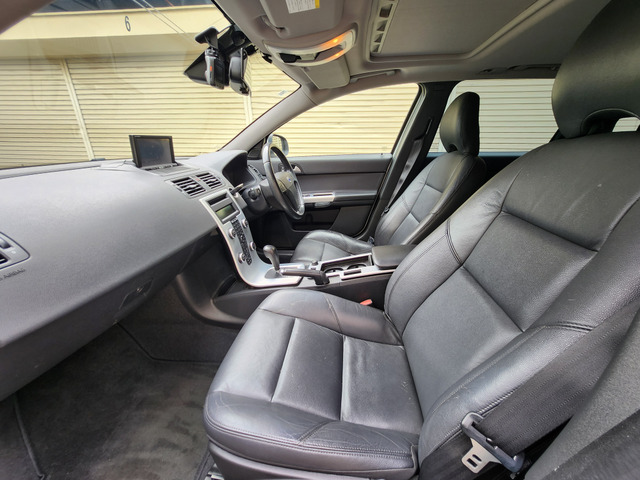 ボルボ V50 2.0 クラシック 黒革シート サンルーフ の中古車詳細