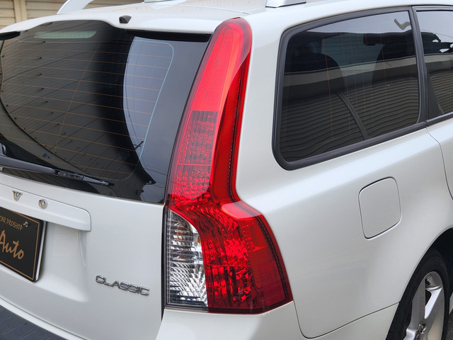 ボルボ V50 2.0 クラシック 黒革シート サンルーフ の中古車詳細