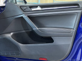 運転席ドア内張/コンディションは良好です!目立つ傷は無く、内装コンディションを重視される方でもご満足いただける1台です!