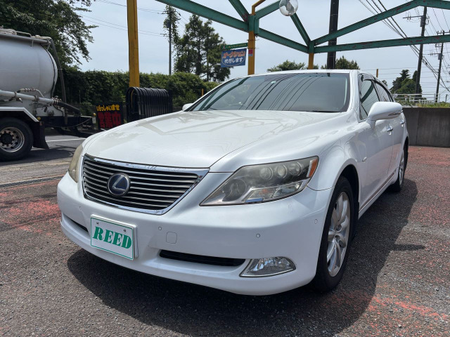 LS 600h 4WD 