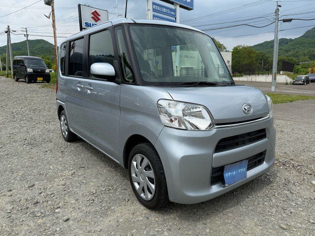タント L 4WD ナビ Bカメラ 道外仕入 冬タイヤ付き