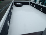 最大積載量:2000kg 荷台寸法:L372 W179 H38