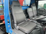車内シート、目立つ破れなく綺麗です!