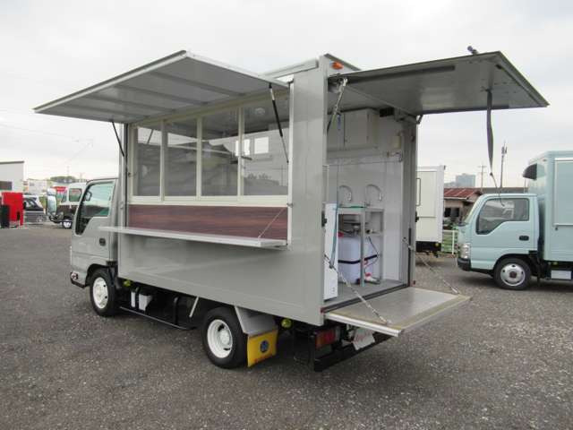 キャンター？エルフ？ いすゞ エルフ フルフラットロー ディーゼルターボ キッチンカー