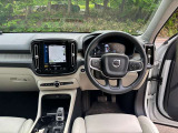 XC40 T4 AWD インスクリプション 4WD 白革シート