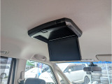 フリップダウンモニターは後席に座られる方には人気の装備品ですよね!