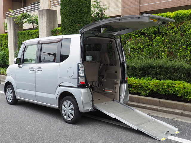 N-BOX+  車いす仕様車 4WD 寒冷地仕様