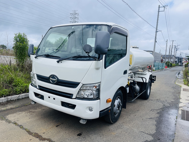 デュトロ  散水車PTO水ポンプエンジン4000L