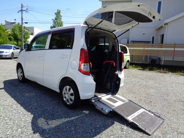 ワゴンR  ウィズ車いす移動車 後席付 電動固定式