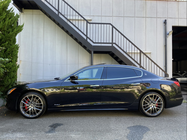 マセラティ クアトロポルテ S グランスポーツ カーボンインテリア