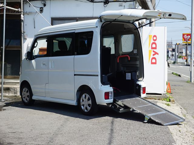 エブリイワゴン ウィズ 車いす移動車 左右分割式リアシート付 電動ウィンチ手すりス...