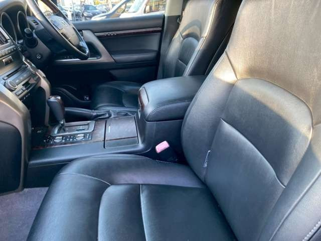 トヨタ ランドクルーザー200 4.6 ZX 60th ブラックレザー