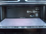 CD,DVD,SDカードスロットル。