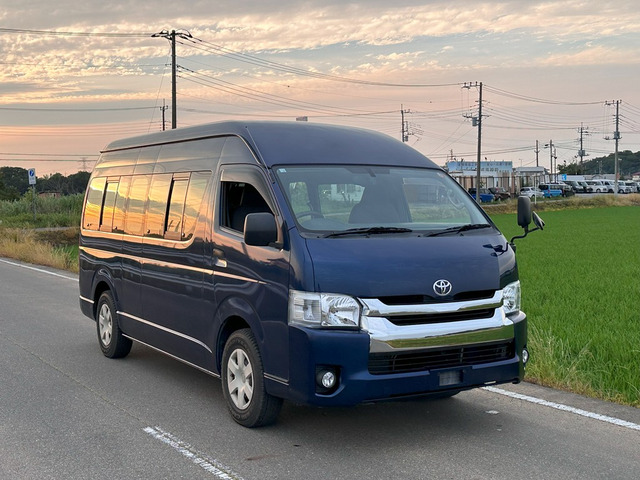 ハイエースコミューター  ハイエース★2WD★キーレス