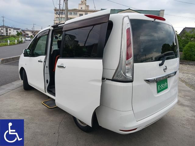 セレナ  福祉車両 送迎タイプ 電動ステップ
