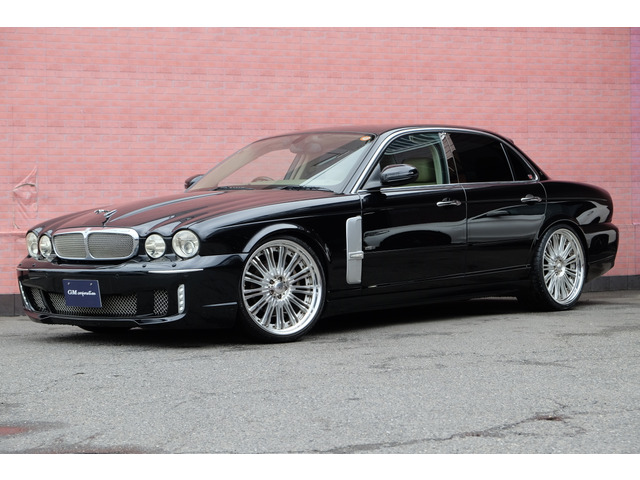 XJ XJ8 4.2 WALDブラックバイソンコンプリートカー