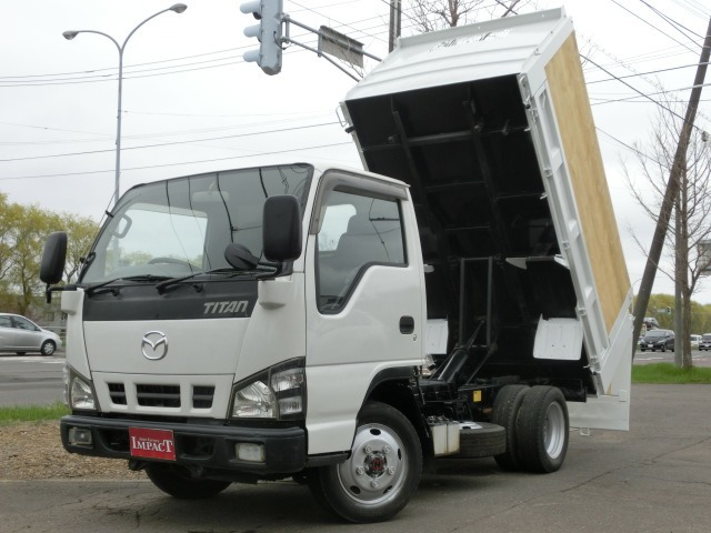 タイタン  4.8 ダンプ フルワイドロー ディーゼル 2tダンプ 4WD