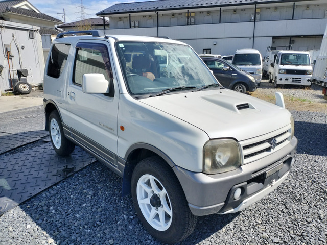 ジムニー ランドベンチャー 4WD 検R8年1月5MT 革シート 社外アルミ