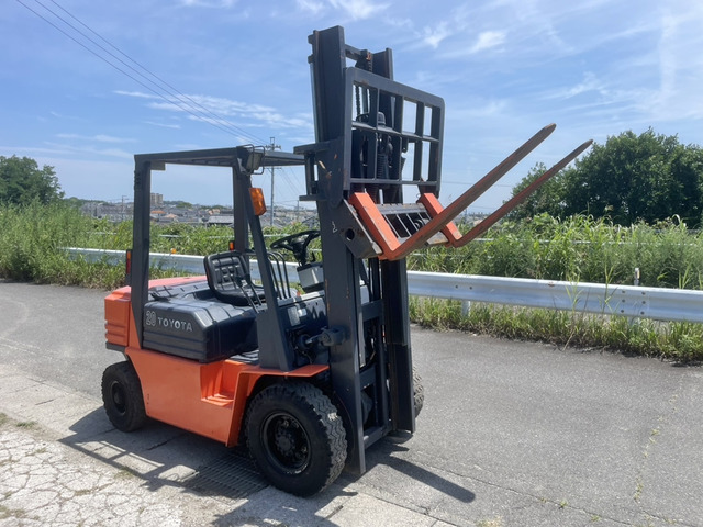 トヨタ ヒンジフォークリフト 2トン 5FGL20 ガソリン 2129時間 愛知 その他 トヨタL&F エンジンフォークリフト 2トン 5FGL20 ヒンジ 3m