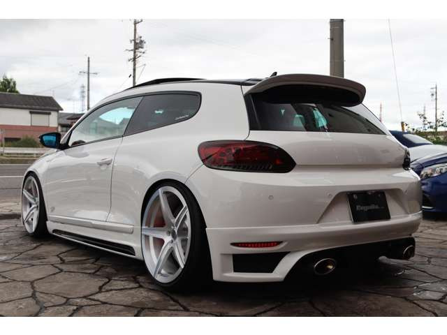 フォルクスワーゲン シロッコ 2.0 TSI 鍛造AW KW ブレンボ 内装