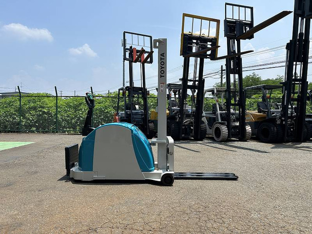 関東輸送費無料 免許不要 トヨタL&F ウォーキー ストラドルタイプ 電動