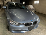 装備としては純正HDDナビゲーション、ミラー型ETC車載器、黒本革パワーシート、シートヒーター、Bluetooth接続、障害物センサー等充実しております。