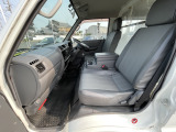気になるシートのシミなどございましたらご納車前に綺麗にクリーニングしてご納車させていただきます。