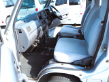 箱バンとして運転席、助手席、室内も大きな荒れのない状態です。丁寧に使われていたことがよくわかりますね。簡易清掃と消毒済みです。是非一度お車をご覧下さい。お車は1台限りです。