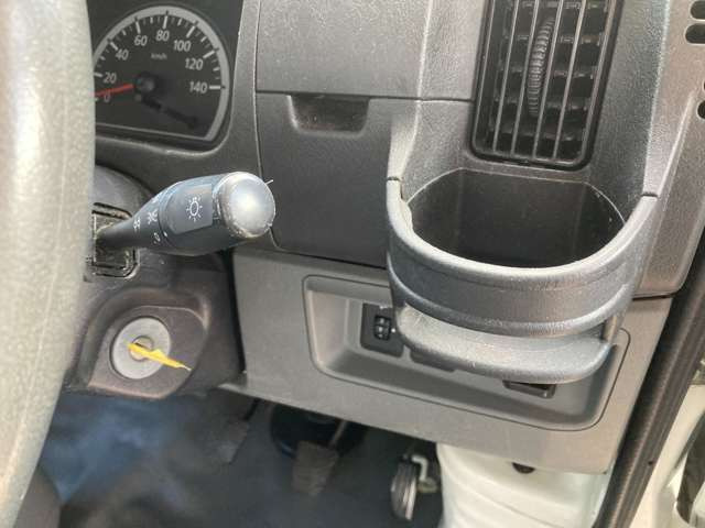 三菱 ミニキャブトラック Vタイプ エアコン パワステ の中古車詳細