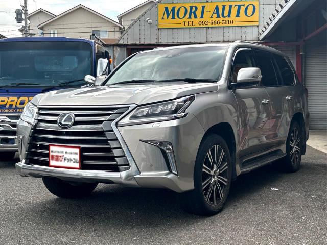 LX570 4WD☆後席モニター☆3列シート☆サンルーフ☆