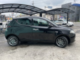3ヶ月・3000kmの無料保証付きです。エンジン、ミッション等の修理の際に金額が大きくなりがちな箇所も無料修理で安心です。最大3年までの有料保証も取り扱っております。