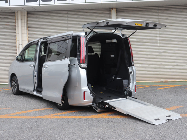 エスクァイア 2.0 Xi ウェルキャブ スロープタイプ タイプI 車いす2脚仕様 