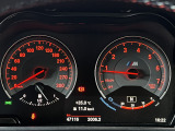 メーターパネル/レーシーなアナログメーターが心をくすぐります!最大許容回転数は7,000rpm!シングルターボですので直列6気筒の気持ちのいいサウンドを体感いただけます!