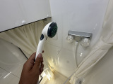 シャワーは温水も使用可能です!