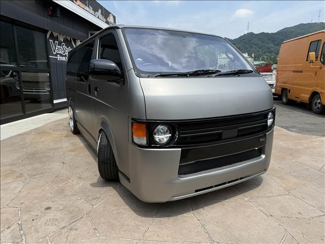 TRH200V ハイエース 後期 4型 フロントバンパカバー 52119-26650 純正 52119-26660-A1 ホワイトパールクリスタルシャイン 070