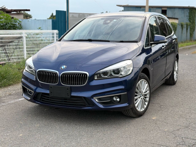 2シリーズグランツアラー218d ラグジュアリー