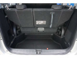 大口のテールゲートで荷物の出し入れラクラク!シートを収納すると大きな荷物も積載可能☆