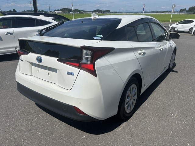 トヨタ プリウス 1.8 S 後期 TSS 純正9型ナビTV・Bカメラ の中古車詳細