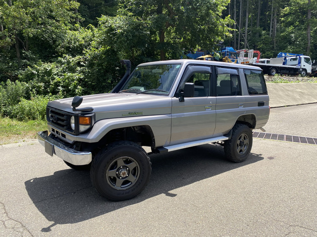 ランドクルーザー704.2 LX ディーゼル 4WD