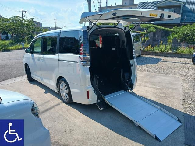 ヴォクシー2.0 X 4WD福祉車両 車いす仕様車スロープ タイプ2
